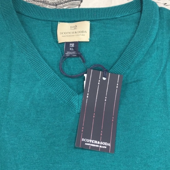 Scotch & Soda Wool & Cashmere Blend V-Neck Sweater - Picture 4 of 4